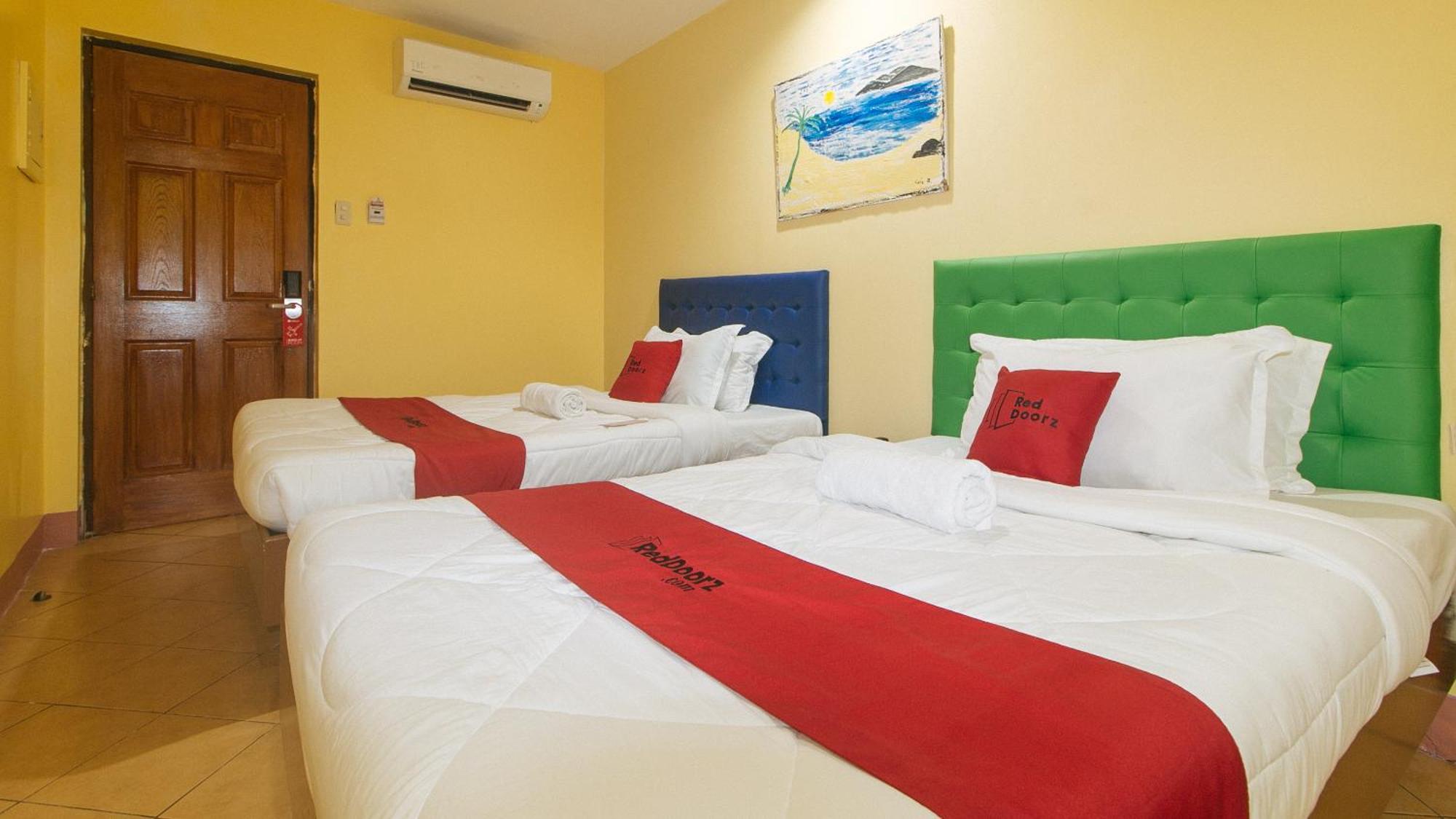 Reddoorz At Comfy Inn Ermita Маніла Екстер'єр фото