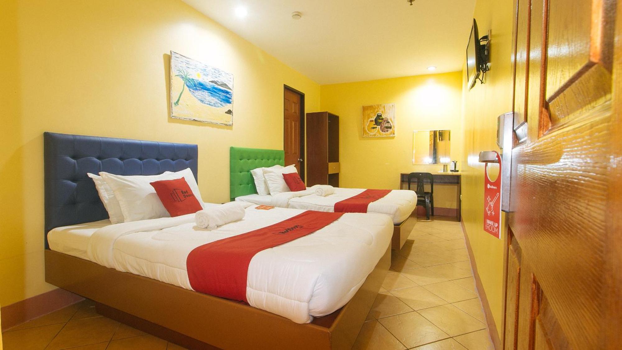 Reddoorz At Comfy Inn Ermita Маніла Екстер'єр фото
